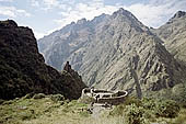 Inca Trail, Runcuracay ruins